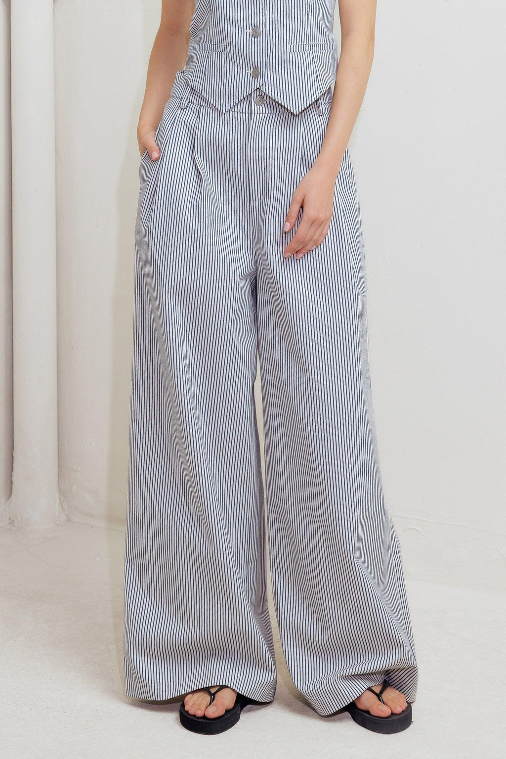 COASTAL CHIC WOVEN PANTS