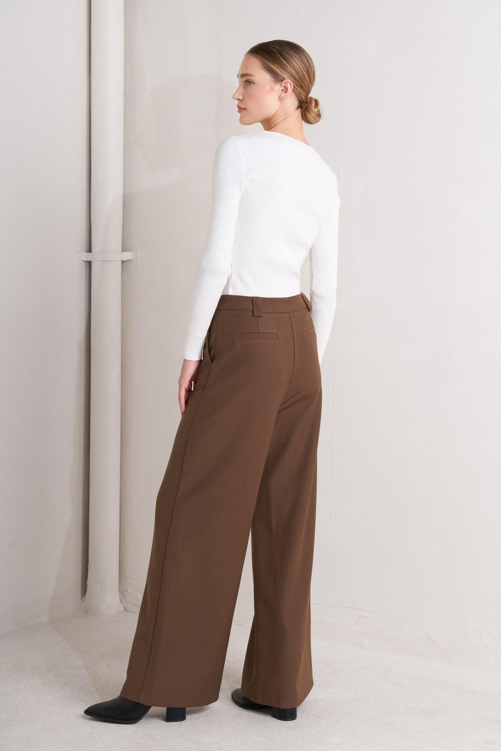 MONDAY FLOW BROWN WOVEN PANTS