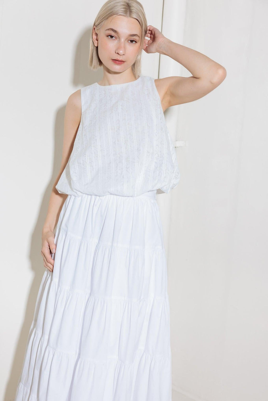 TIMELESS WITH EDGE WOVEN LACE TOP