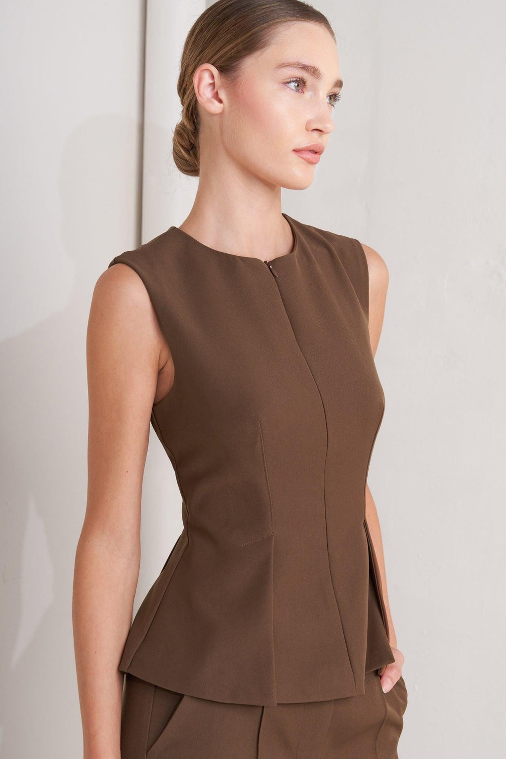 MONDAY FLOW BROWN WOVEN TOP