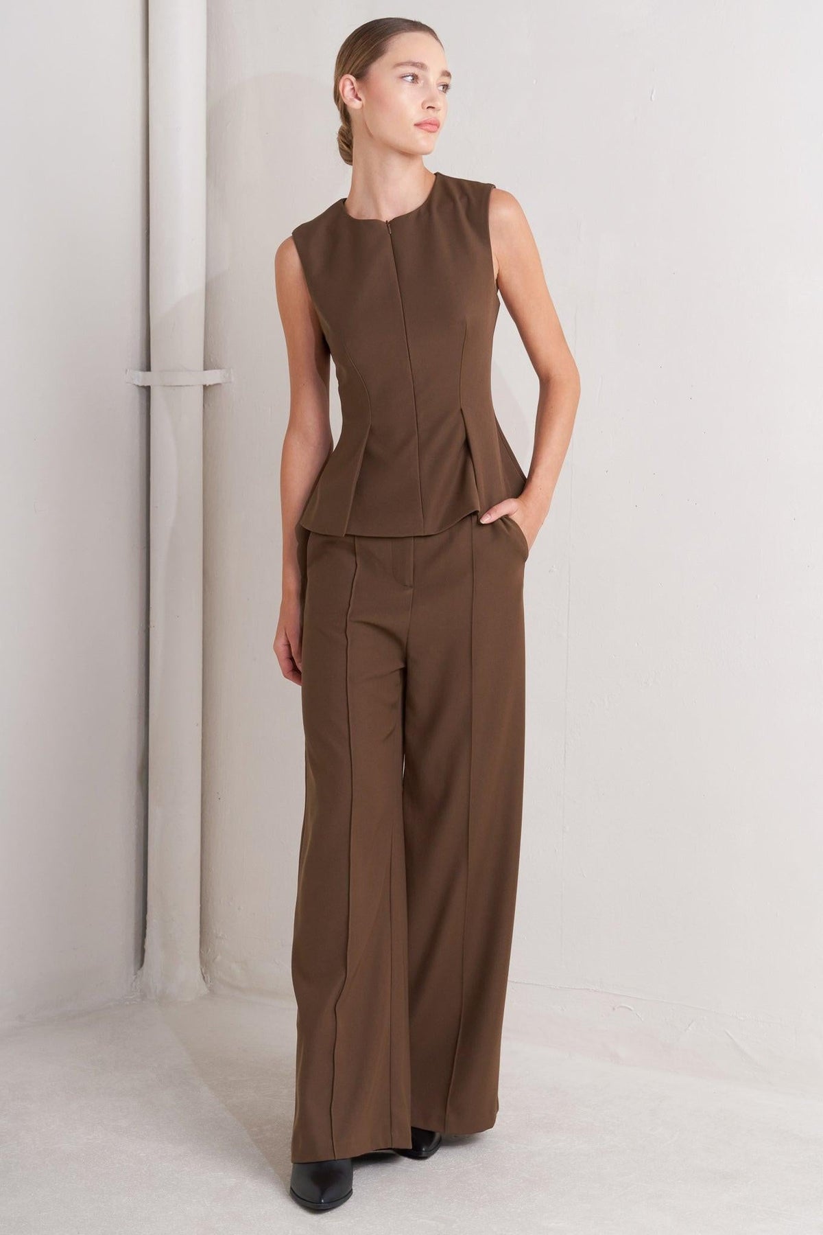 MONDAY FLOW BROWN WOVEN TOP