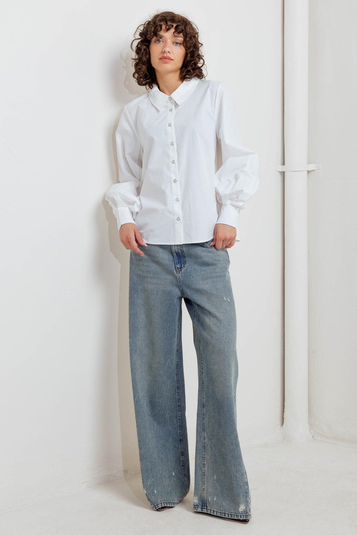 WHITE NOISE SOLID WOVEN TOP
