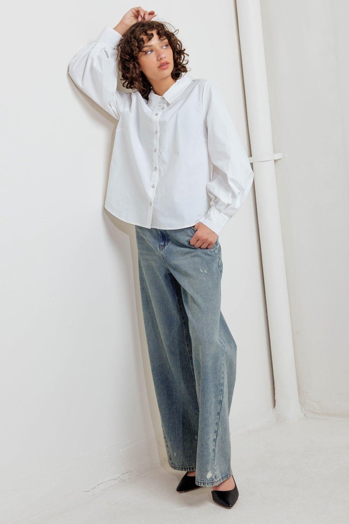 WHITE NOISE SOLID WOVEN TOP
