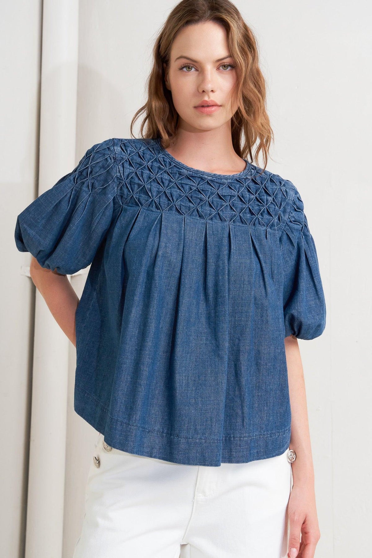 COTTAGE SPELL CHAMBRAY TOP