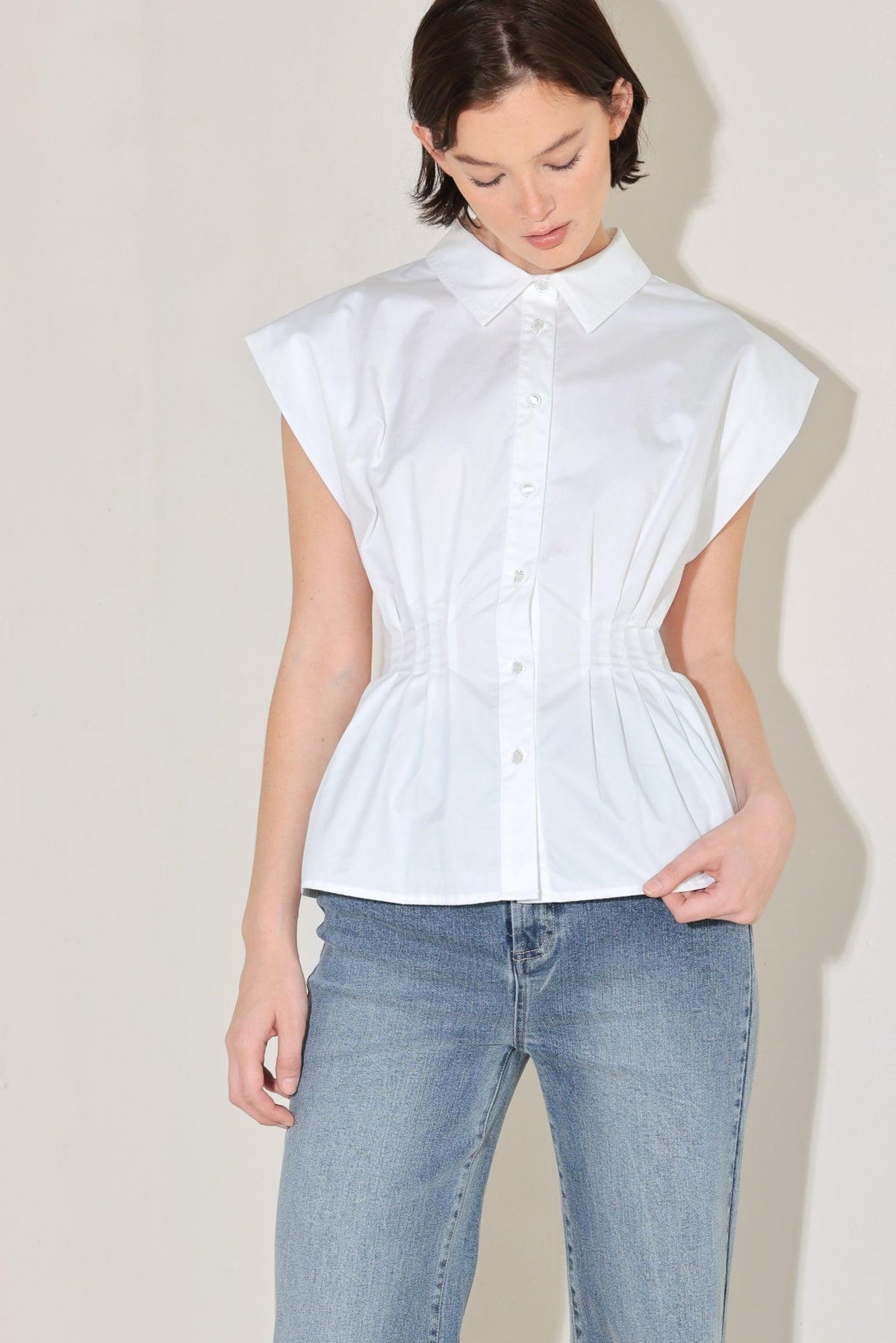 MODERN POISE WOVEN TOP