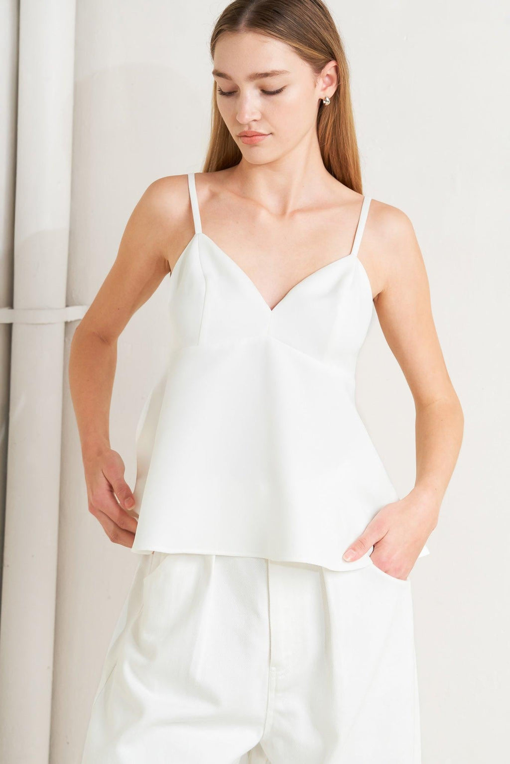 MINIMAL MOOD WOVEN CAMI TOP