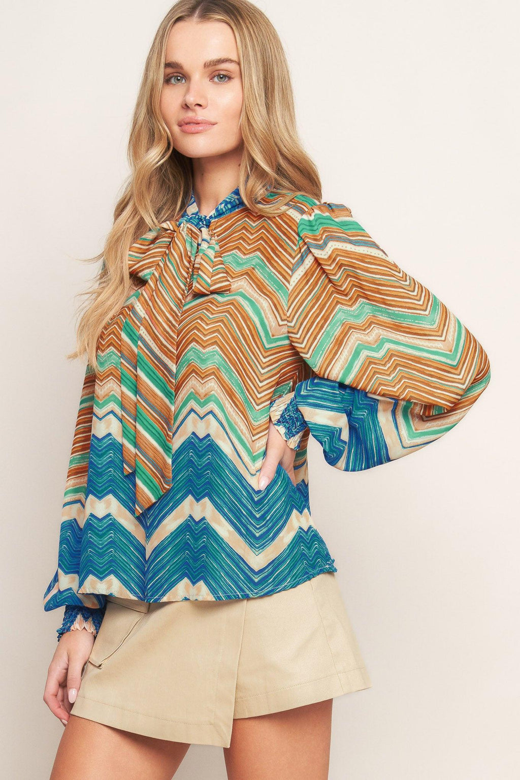 PICKING DAISIES WOVEN TOP