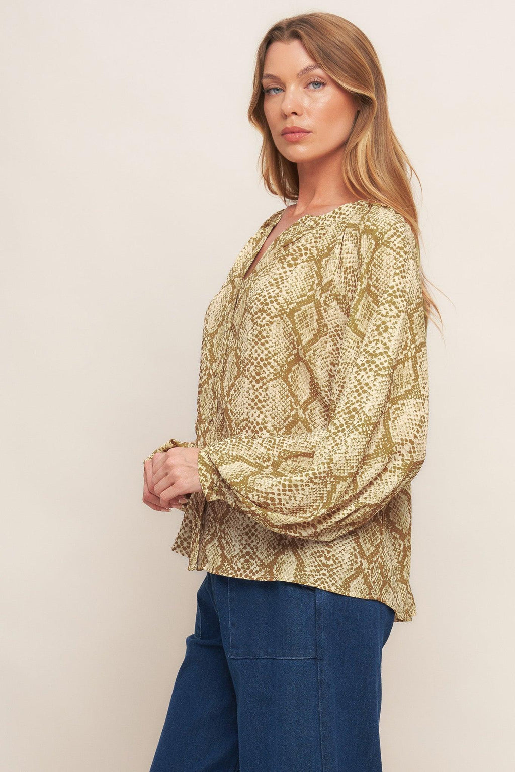 RETRO CHIC TAUPE WOVEN TOP