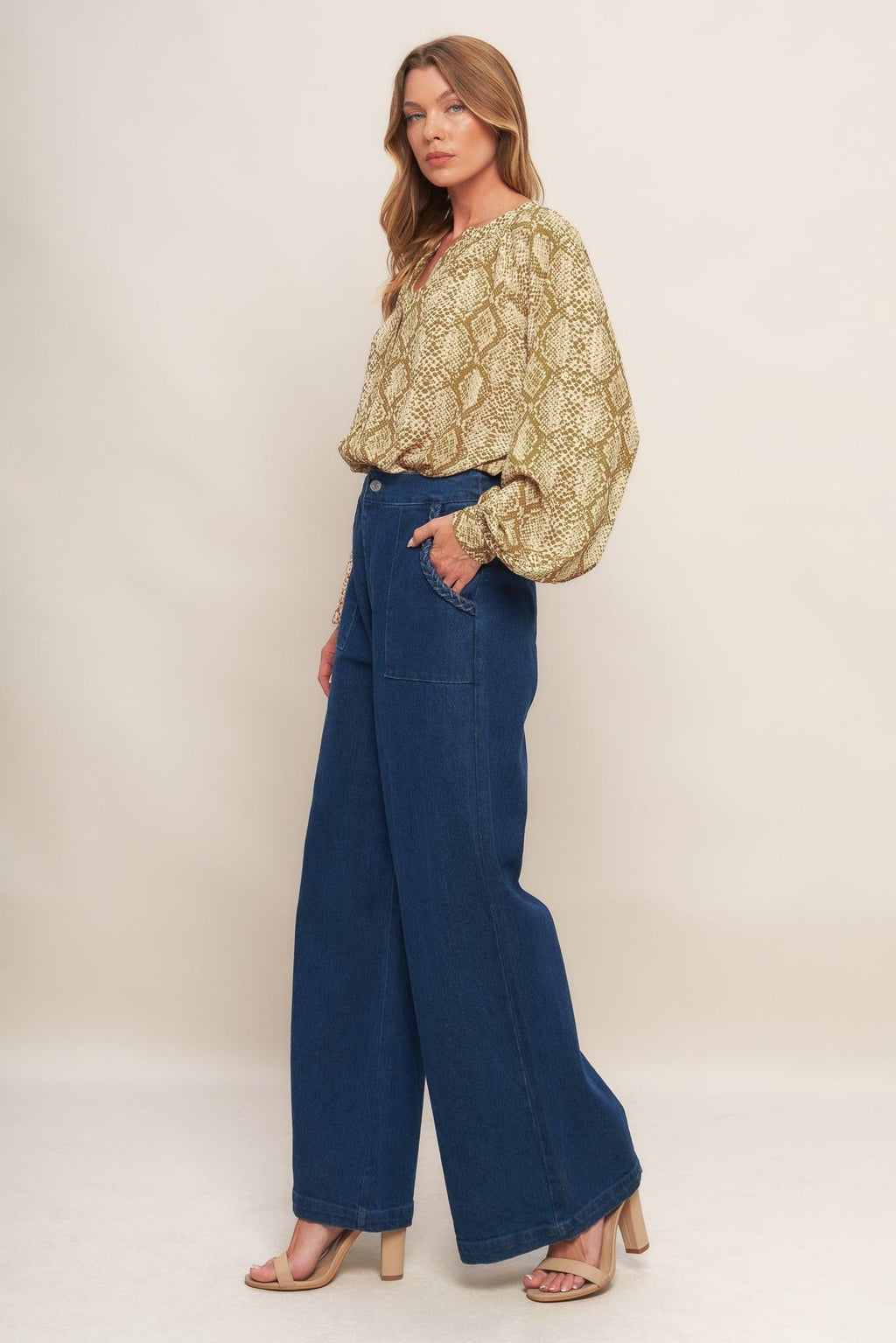 RETRO CHIC TAUPE WOVEN TOP