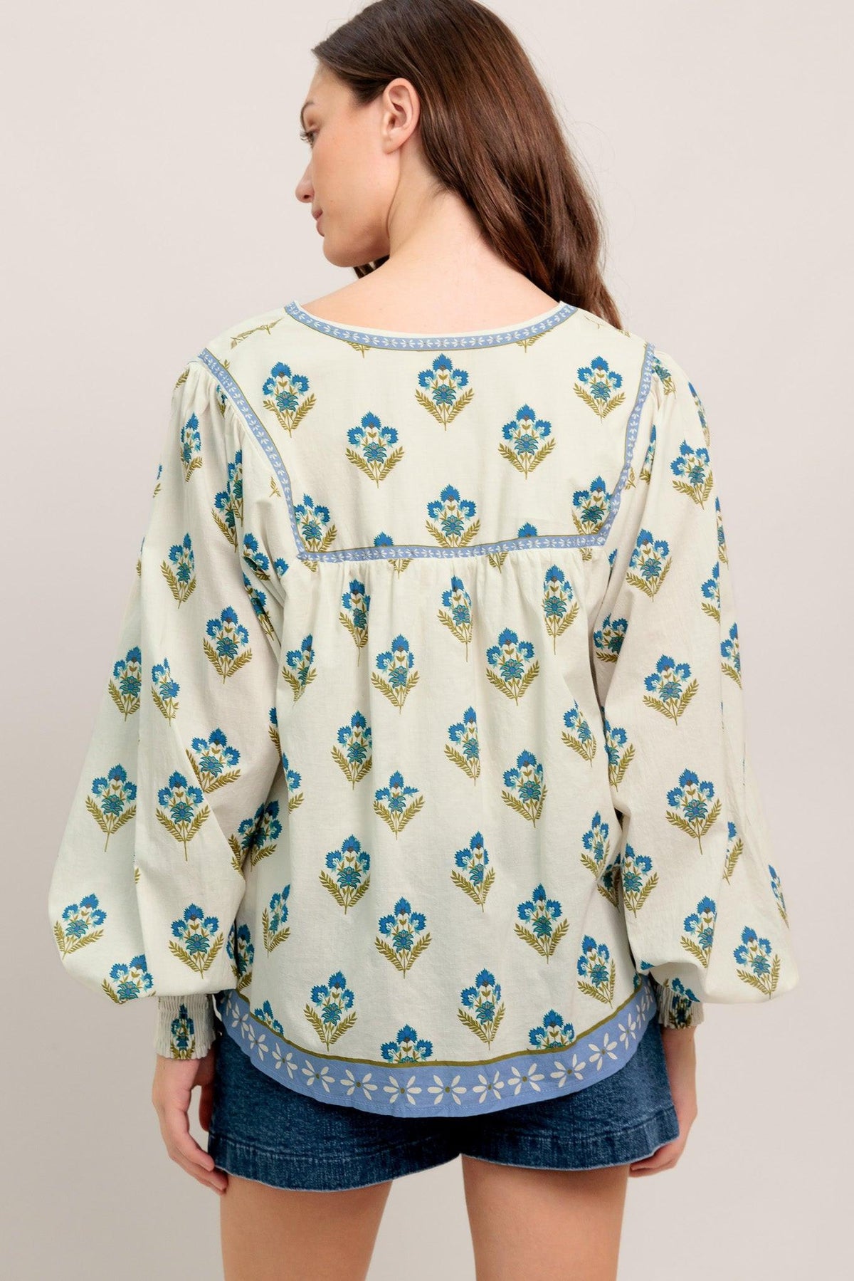 FROM COFFEE RUNS TO WEEKENDS WOVEN TOP