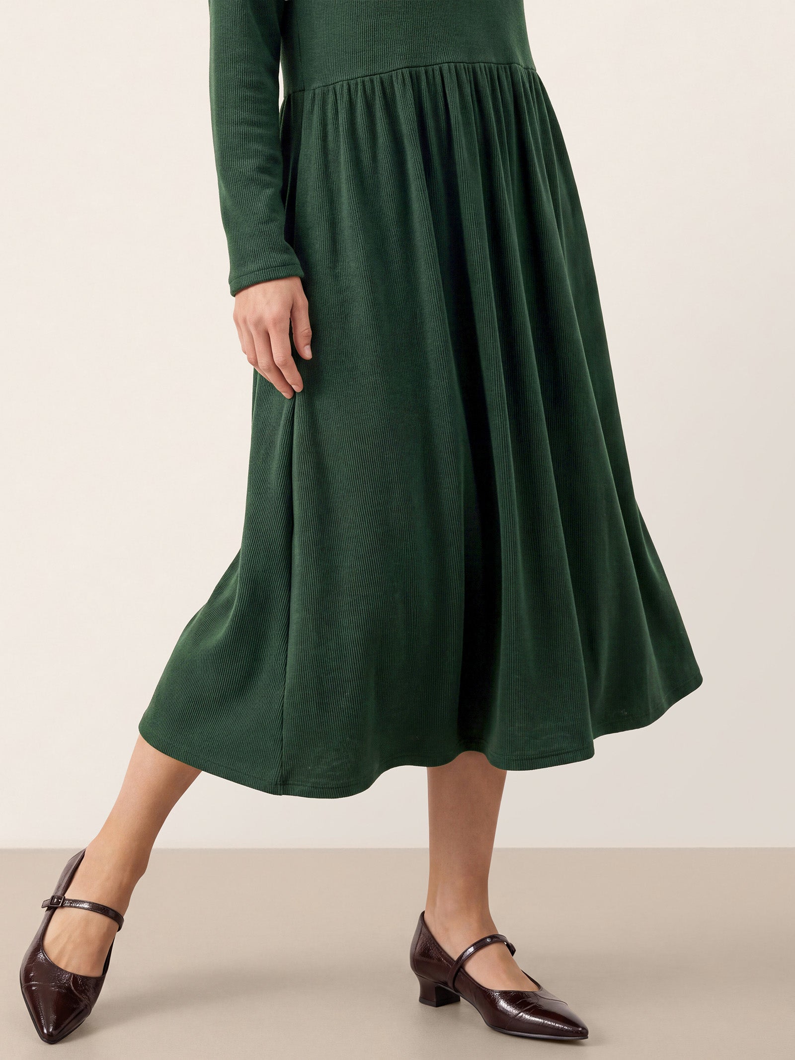 Lyocell Ruffle V Neck Gathered Waist Knit Midi Dress BRIELLE