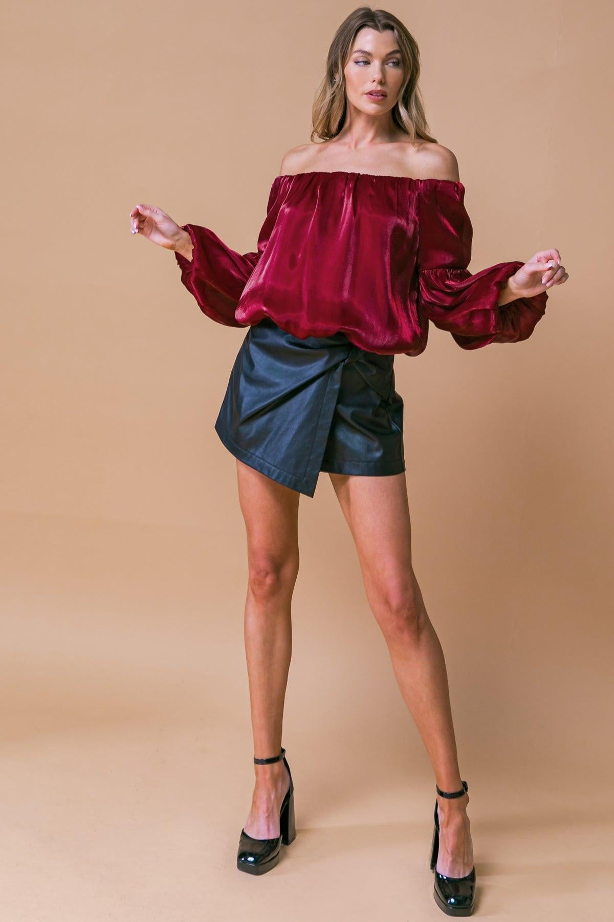SIMPLY FAVORED WOVEN TOP